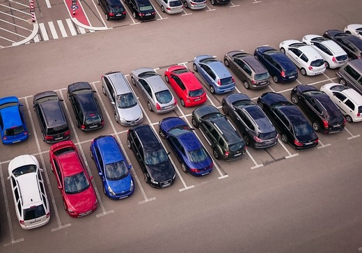 Primăriile au obținut venituri mai mari din parcări, inclusiv din ridicarea mașinilor parcate neregulamentar sau blocarea roților mașinilor șoferilor care nu au plătit taxa