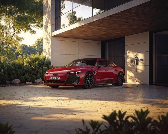 FOTO Audi lansează o versiune mai ieftină cu 20.000 de euro a modelului electric e-tron GT