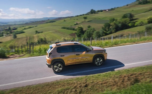 FOTO Fiat Grande Panda primește motor mild-hybrid și tracțiune 4x4