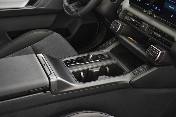 VIDEO & FOTO Toyota a prezentat în premieră noua generație RAV4