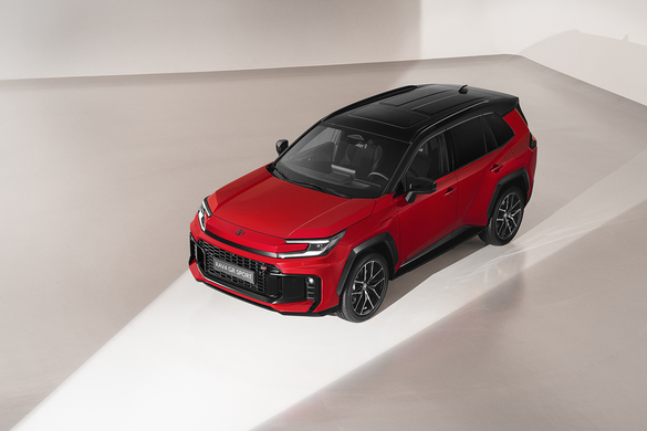 VIDEO & FOTO Toyota a prezentat în premieră noua generație RAV4