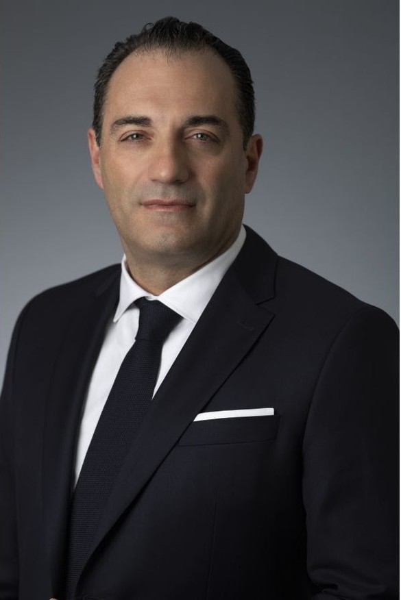 FOTO Stellantis și-a desemnat în sfârșit noul CEO, omul de încredere al familiei Agnelli. A fost acceptat și de familia Peugeot și statul francez