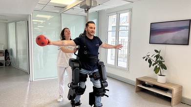 VIDEO Renault investește în exoschelete robotizate, pe care le va introduce în producție
