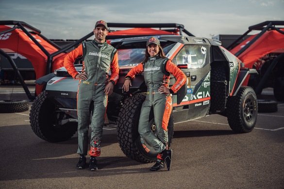 FOTO Dacia prelungește contractul cu unul dintre piloții Sandrider, pentru încă două sezoane în Raliul Dakar