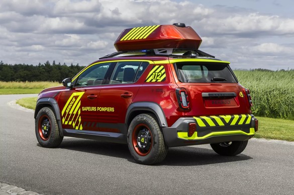 FOTO „Vision 4rescue” – un concept bazat pe modelul electric Renault 4, pentru intervenții de urgență