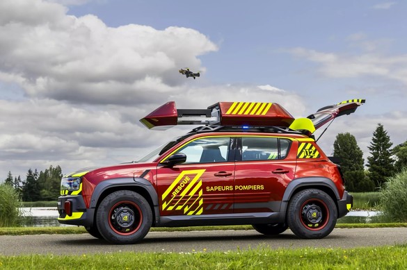 FOTO „Vision 4rescue” – un concept bazat pe modelul electric Renault 4, pentru intervenții de urgență