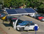 FOTO Premieră în România - Prima stație de încărcare pentru mașini electrice alimentată exclusiv cu energie solară