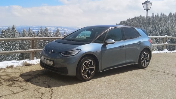 FOTO „Va rezista bateria?”. ADAC a testat un VW ID.3 până la ieșirea din garanție a bateriei. Rezultatul a surprins pe toată lumea