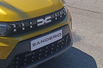 ULTIMA ORĂ FOTO Primele imagini cu noul Sandero, fără camuflaj. Premiera va avea loc la toamnă