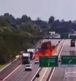 VIDEO Accident mortal - Un avion ultraușor s-a prăbușit pe șoseaua de centură din Brescia
