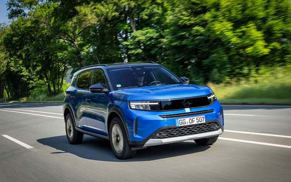 FOTO Opel introduce versiunea cu 7 locuri pentru SUV-ul Frontera, cu un supliment de preț de sub 1.000 de euro