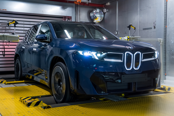 BMW începe, la doi pași de România, producția de serie a lui iX3 - VIDEO&FOTO