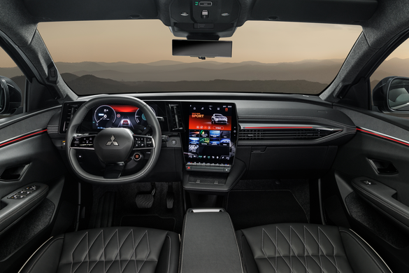 VIDEO&FOTO Mitsubishi a lansat primul Eclipse Cross electric, derivat din Renault Scenic