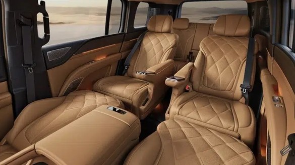 FOTO Noul SUV de lux de la BYD e mai scump cu 20.000 de euro decât un Range Rover
