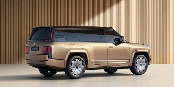 FOTO Noul SUV de lux de la BYD e mai scump cu 20.000 de euro decât un Range Rover