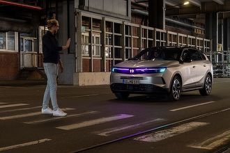 Faruri inteligente care își schimbă culoarea pentru pietoni FOTO