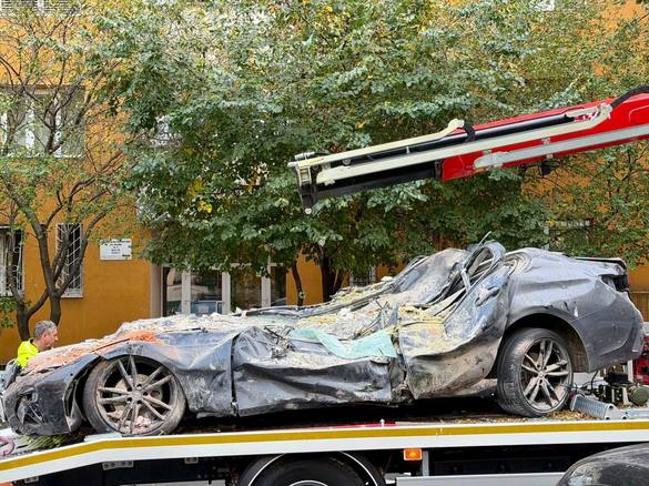FOTO Proprietarii automobilelor distruse în explozia din Capitală primesc de la Primărie abonamente gratuite pe transportul public
