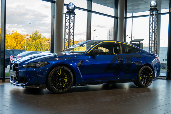 FOTO Livrare specială în România. Două BMW-uri M4 dedicate lui Valentino Rossi, de 200.000 de euro fiecare. S-au fabricat mai puțin de 100 de exemplare