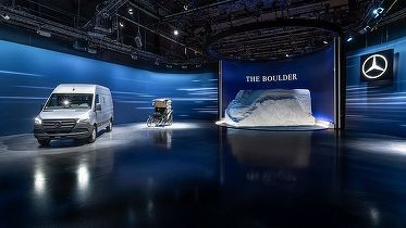 INEDIT Mercedes-Benz anunță viitoarea generație Sprinter cu o sculptură specială FOTO