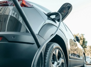 Test în trafic real: Marile probleme pe șoselele din România ale mașinilor electrice