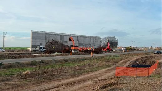 Circulația trenurilor oprită între Timișoara și Arad, armătura unui pasaj s-a prăbușit peste linii