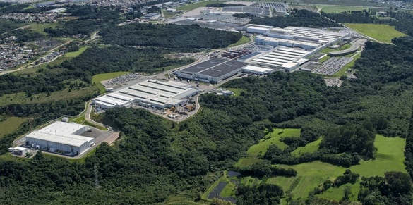 Renault investește peste 600 milioane de euro într-un complex industrial FOTO