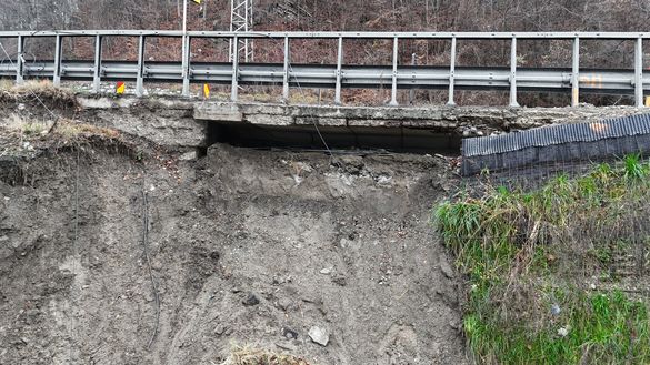 Surpare de teren pe DN1 Comarnic. Autorități în inspecție FOTO