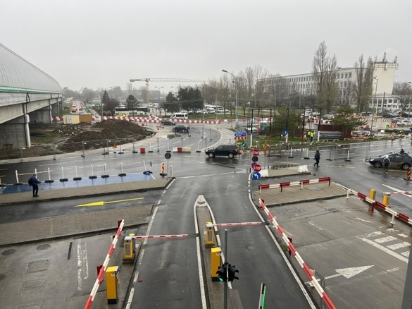 Atenție, șoferi - Benzile pentru mașini la Aeroportul Otopeni au fost schimbate FOTO