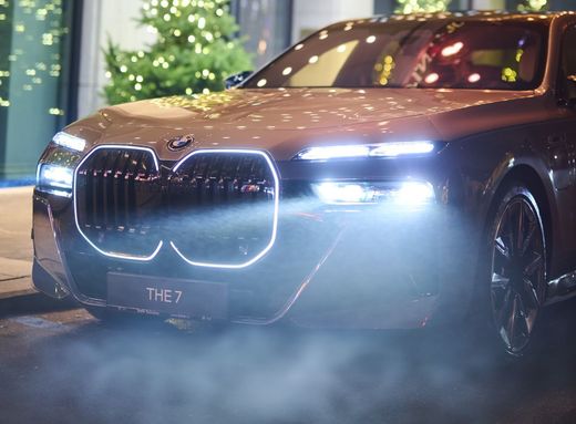 Două mașini BMW foarte rare au ajuns la București FOTO