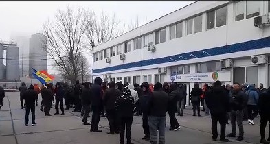 Blocaj și grevă spontană la Constanța - Șoferii de autobuz au refuzat să mai iasă pe traseu