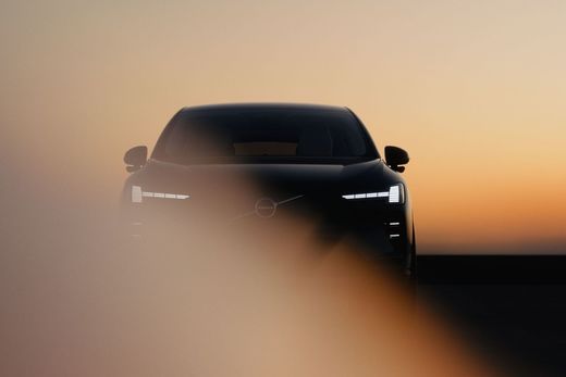 Volvo anunță o autonomie record cu noul EX60, peste BMW iX3 și Mercedes GLC-EQ