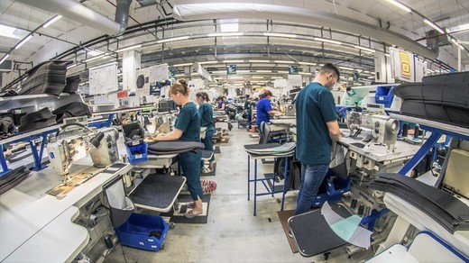 ULTIMA ORĂ Americanii închid în România o fabrică, peste 1.000 de angajați vor fi concediați. Cel mai mare producător de scaune auto declanșează disponibilizări