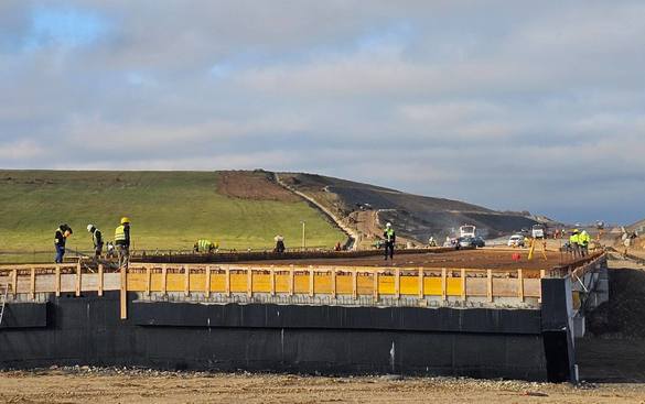 Lucrările la tronsonul abandonat de Bechtel, supravegheate și de unguri FOTO