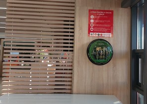 FOTO Rompetrol instalează defibrilatoare în 80 de benzinării și mai multe spații publice din Constanța și Prahova