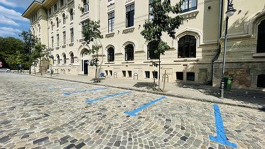 Schimbare: Plata cash, suspendată la parcările din București