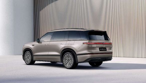 FOTO - VW lansează primul Range Extender, care lasă în urmă mașinile chinezești: ecran de 21 de inchi