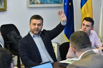 Ciucu cere polițiștilor să verifice TIR-uri. A controlat personal, doar 1 din 6 achita taxa