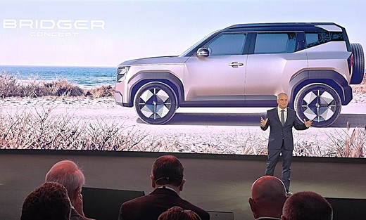Șeful peste Renault și Dacia anunță: Bridger va fi electric, hibrid sau cu combustie. Range Extender, doar pe mașinile mari – Corespondență din Paris