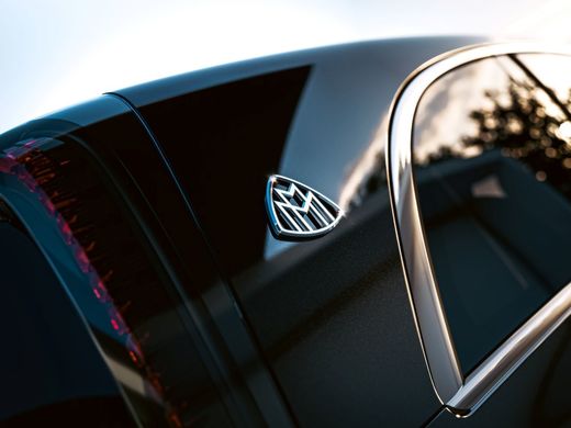 FOTO Cea mai luxoasă „dubă” din lume va purta sigla Maybach