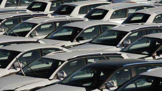 „România nu își permite să devină cimitirul de mașini al Europei”. Industria auto cere măsuri și mai dure în proiectul pregătit de Guvern - interzicerea importului de mașini mai vechi de 11 ani