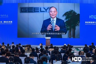 Metanolul e viitorul mașinilor. Previziuni neașteptate de la șeful Geely