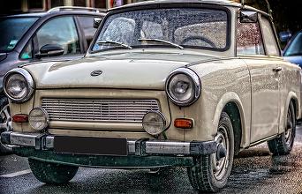 VIDEO Bătrânul Trabant rezistă. Legendara mașină din RDG încă circulă pe străzile Germaniei, la 35 de ani după ce ultimul model a ieșit de pe linia de asamblare. Piesă de colecție și atracție turistică