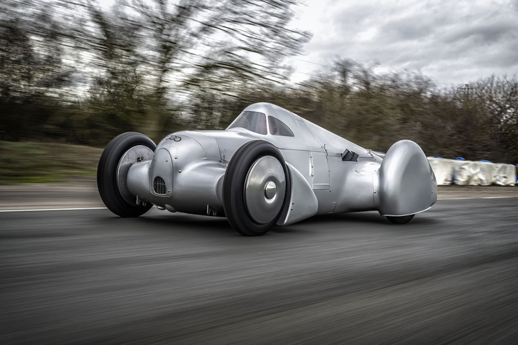 VIDEO&FOTO Mașină sau avion? Auto Union Lucca a fost recreată după poze și documente de când era