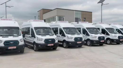 Consiliul Concurenței verifică firme care vând microbuze electrice destinate transportului elevilor
