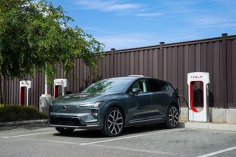 Mașinile Volvo din România primesc acces la Tesla Supercharger în Europa. Lista completă a modelelor acceptate