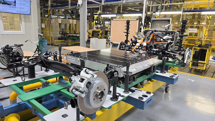 VIDEO&FOTO Secretele uzinei care va produce Dacia Evader: Un Big Brother industrial. „Suntem înaintea japonezilor, chinezii au fost impresionați!”