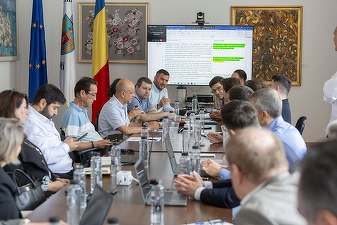 FOTO Ciucu negociază pentru 100 de troleibuze și 79 de tramvaie