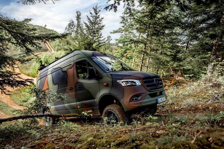 Cel mai luxos 4x4 de la Mercedes va avea versiuni pentru armată