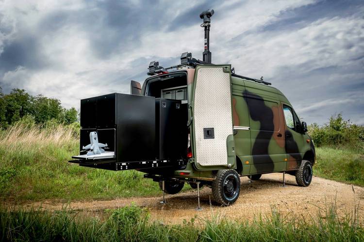 Cel mai luxos 4x4 de la Mercedes va avea versiuni pentru armată