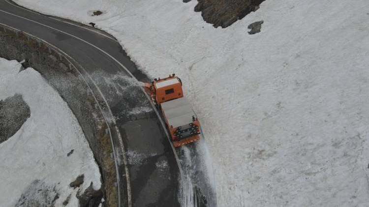 Transfăgărășan, redeschis cu restricții. Avertisment legat de urși